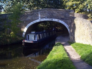 Picture of narrow boat "Berwyn" on the Leeds Liverpool Canal